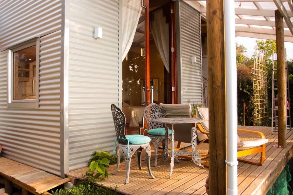 Quirky Eco-Friendly Artist Studio เคปทาวน์ ภายนอก รูปภาพ